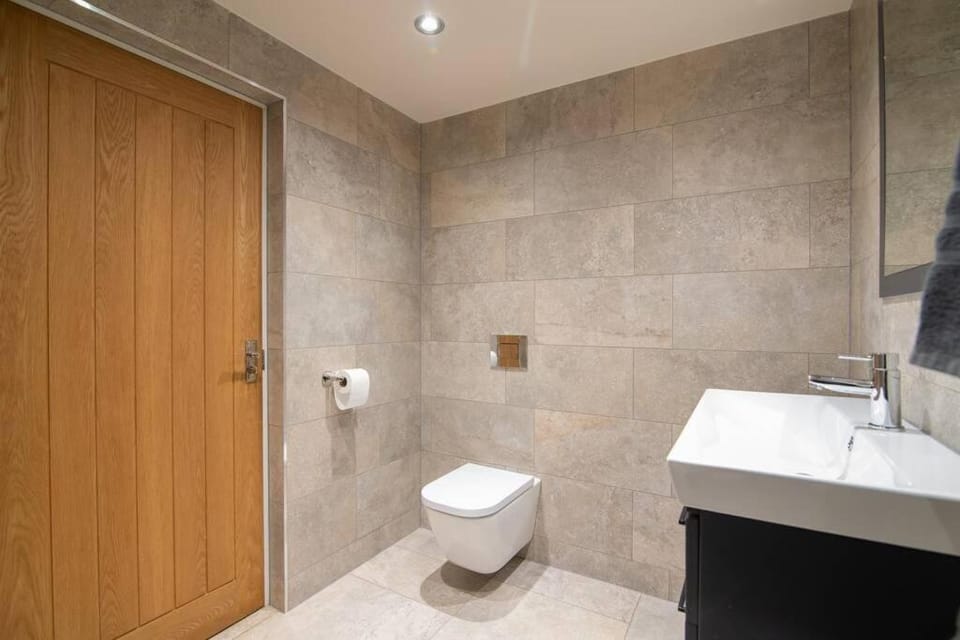 Luxury Coach house next to woodland in Knutsford House in England