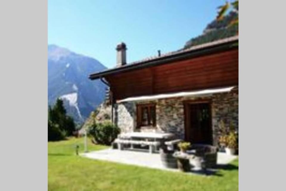 Chalet Edelweiss - Verbier, Mountain Views, Jacuzzi! Chalet in Canton of Valais
