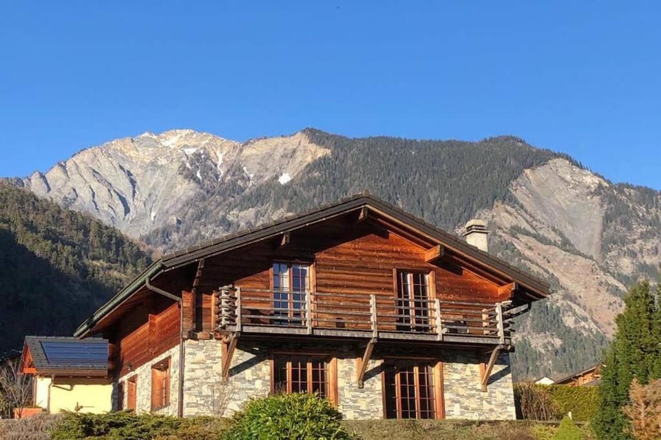 Chalet Edelweiss - Verbier, Mountain Views, Jacuzzi! Chalet in Canton of Valais