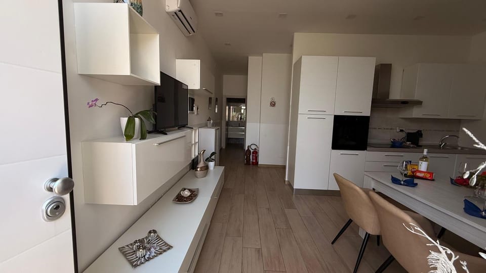 Le bougainvillea 1 Apartment in Lombardy