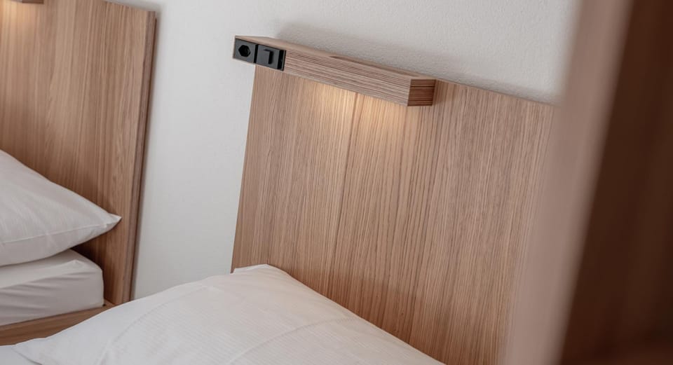 Bed, Photo of the whole room, Decorative detail, Bedroom