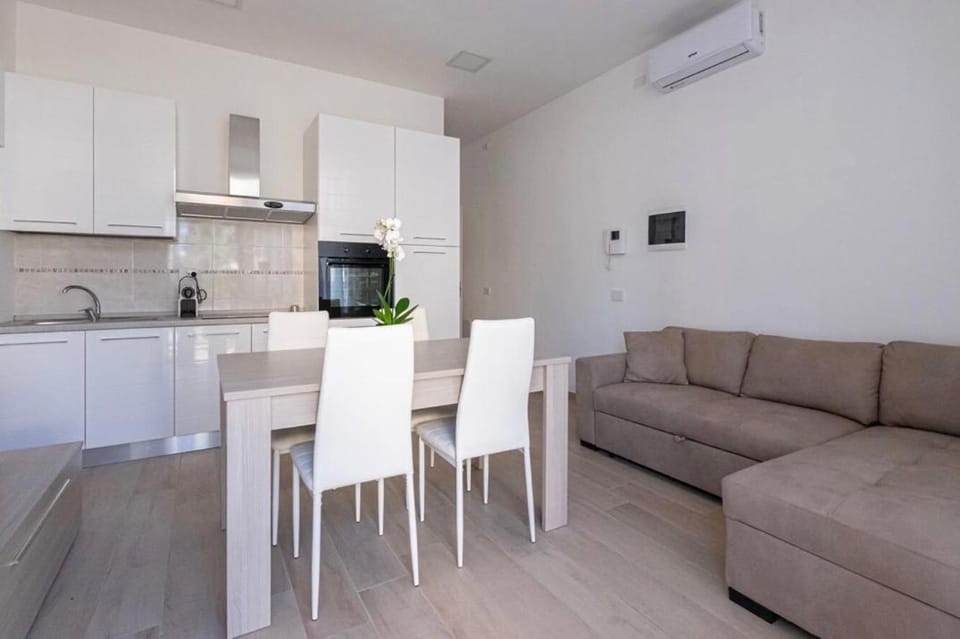 Le bougainvillea 2 Apartment in Lombardy