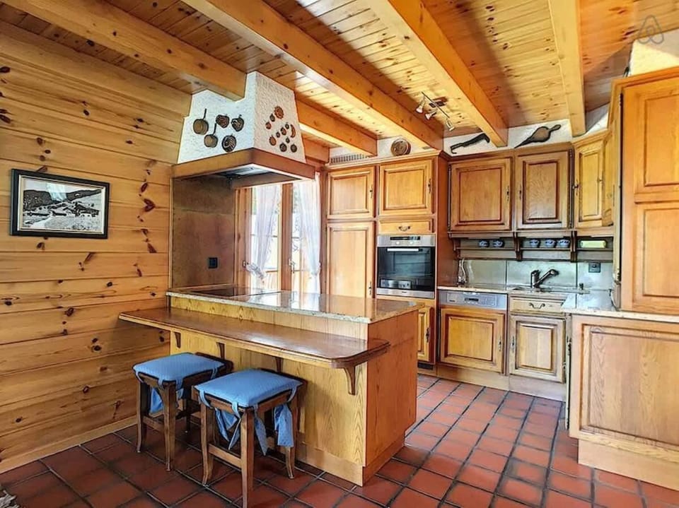 Chalet Lion d'Or Chalet in Riddes