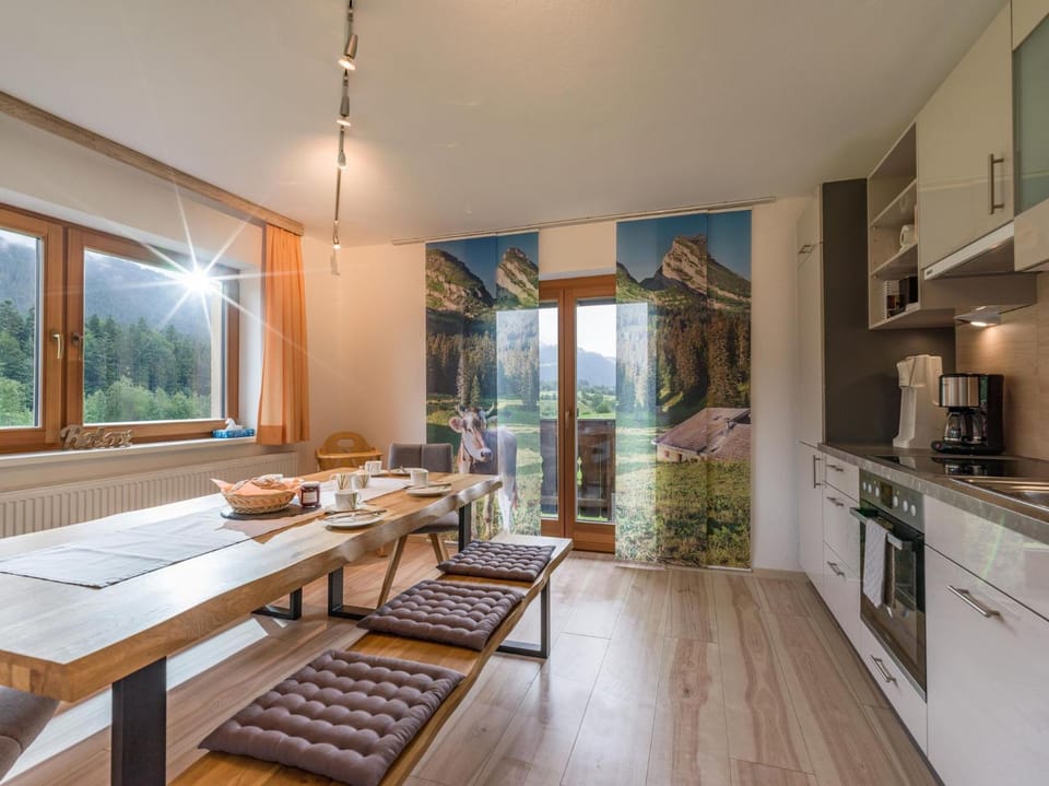 Kitchen or kitchenette, Kitchen or kitchenette, Dining area