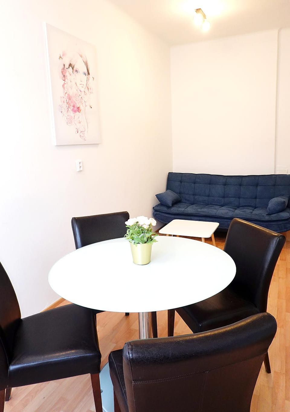 Seating area, Dining area