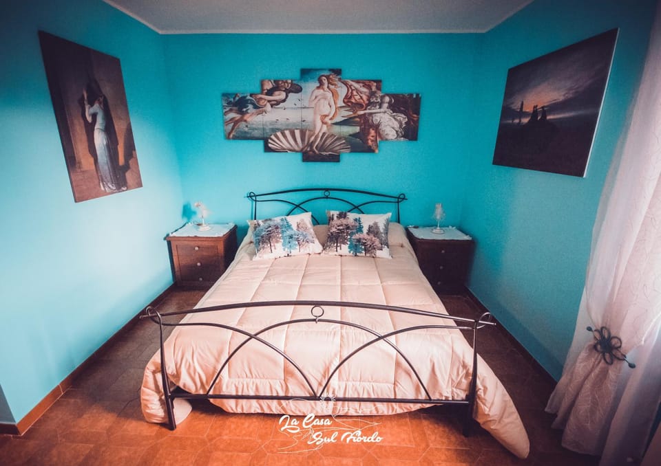 Bed, Photo of the whole room, Bedroom, Lake view