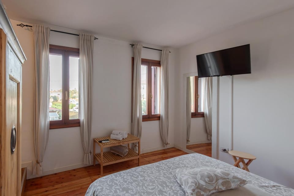 TV and multimedia, Photo of the whole room