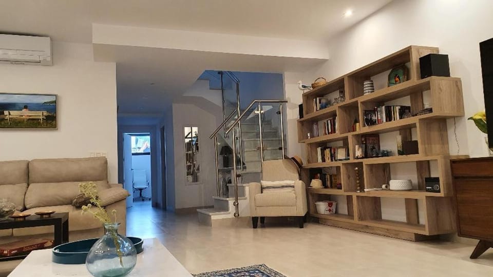 Library, Living room, Lounge or bar
