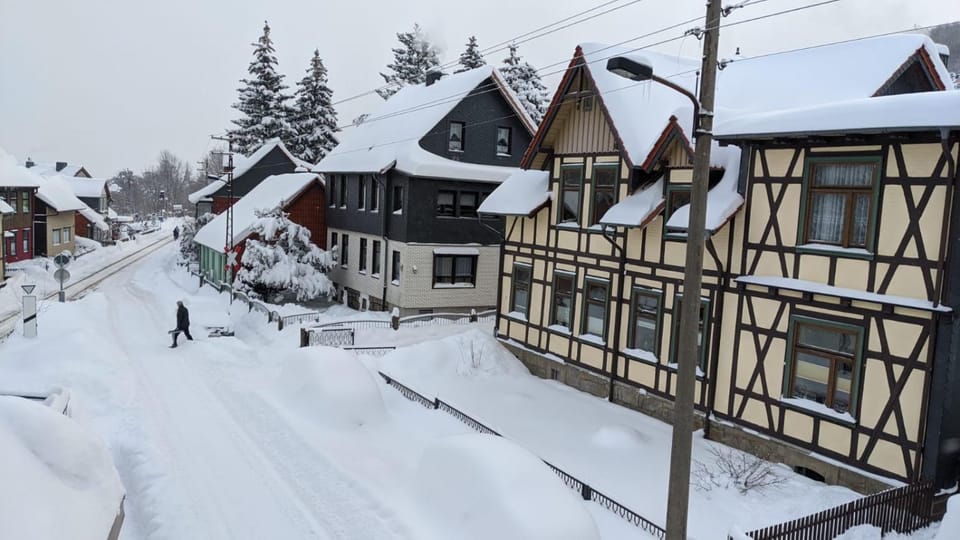 Property building, Neighbourhood, Winter, Street view