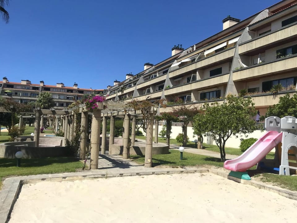 Beachside Feel Full Apartment Beach & Casino Apartment in Porto District