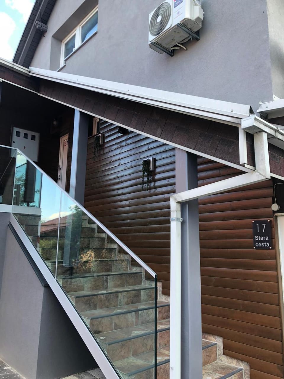 Property building, Facade/entrance
