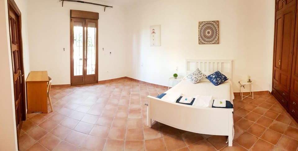 Living room, Photo of the whole room, Seating area