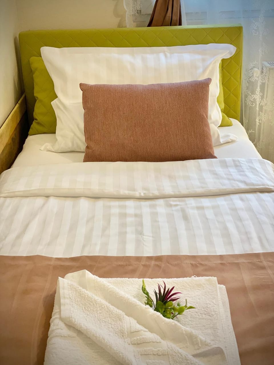 Perfect Place to Stay self check in-24h-NETFLIX-WIFI Apartment in Timiș County