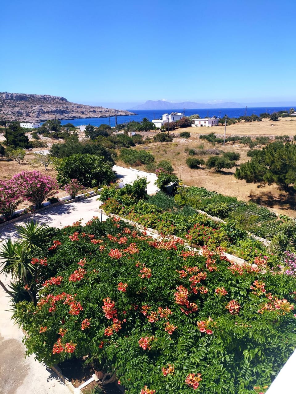 WHITE CASTLE Studios Country House in Karpathos, 857 00, Greece