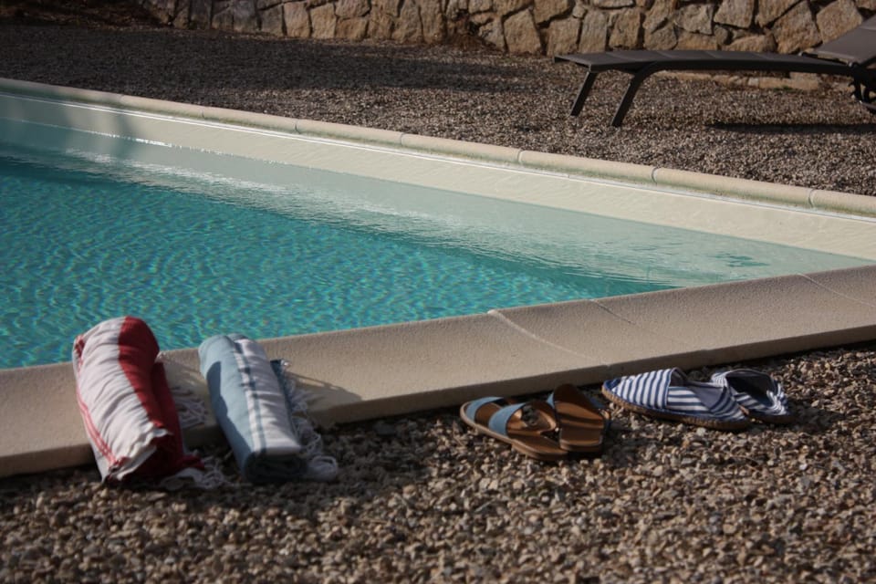 Decorative detail, Pool view, Swimming pool, Swimming pool