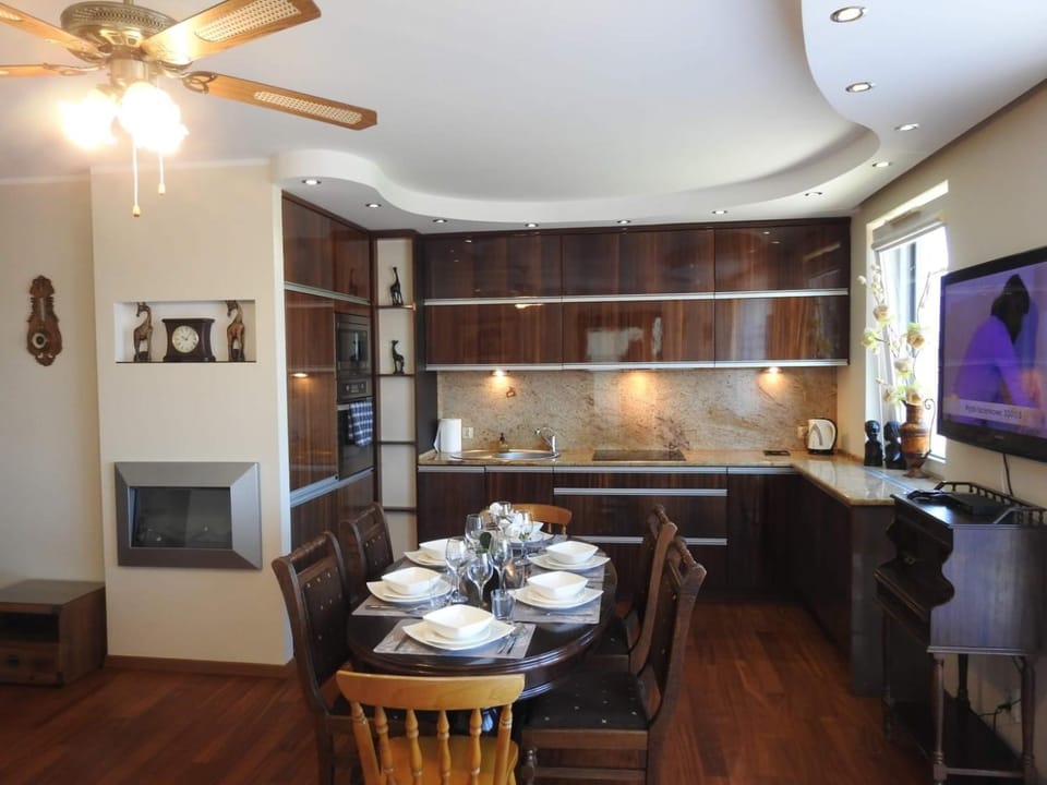 Living room, Other, Photo of the whole room, Decorative detail, Seating area, Dining area