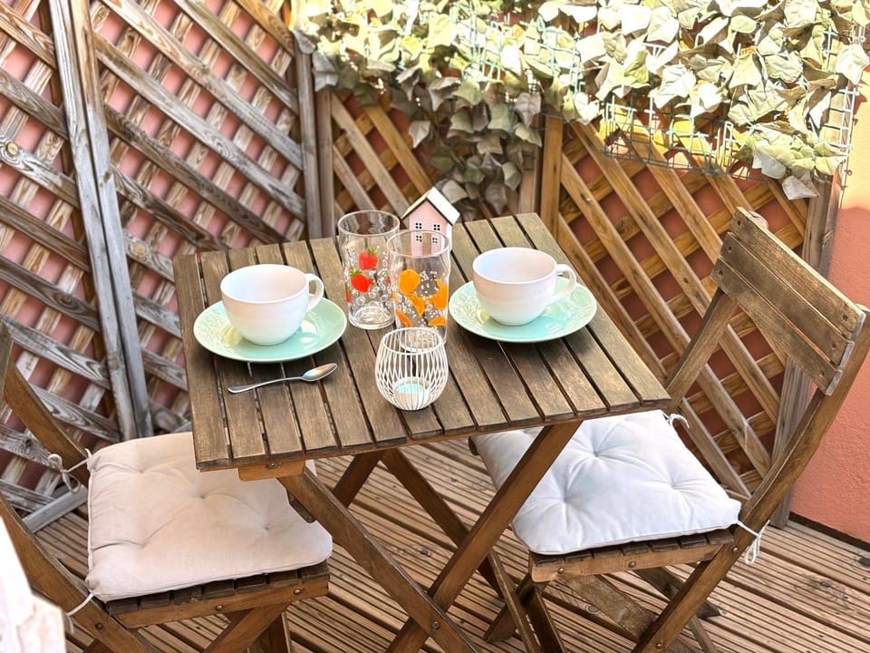 Patio, Dining area
