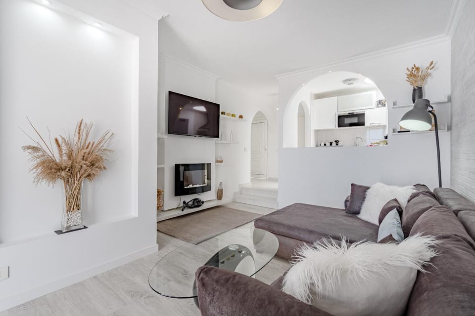 Communal lounge/ TV room, TV and multimedia, Kitchen or kitchenette, Living room, Seating area