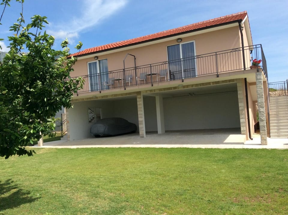 Property building, Garden