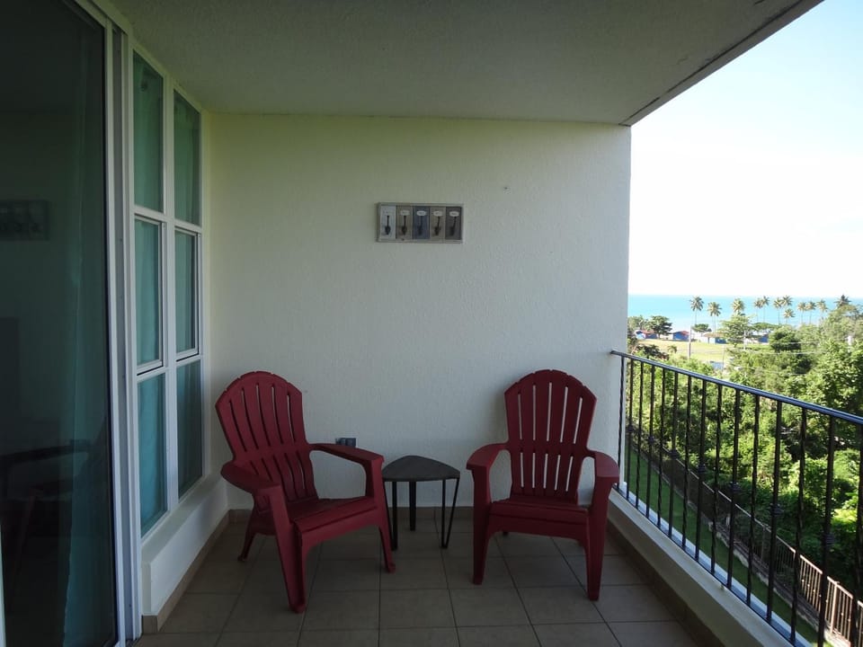 Balcony/Terrace, Pool view, Sea view