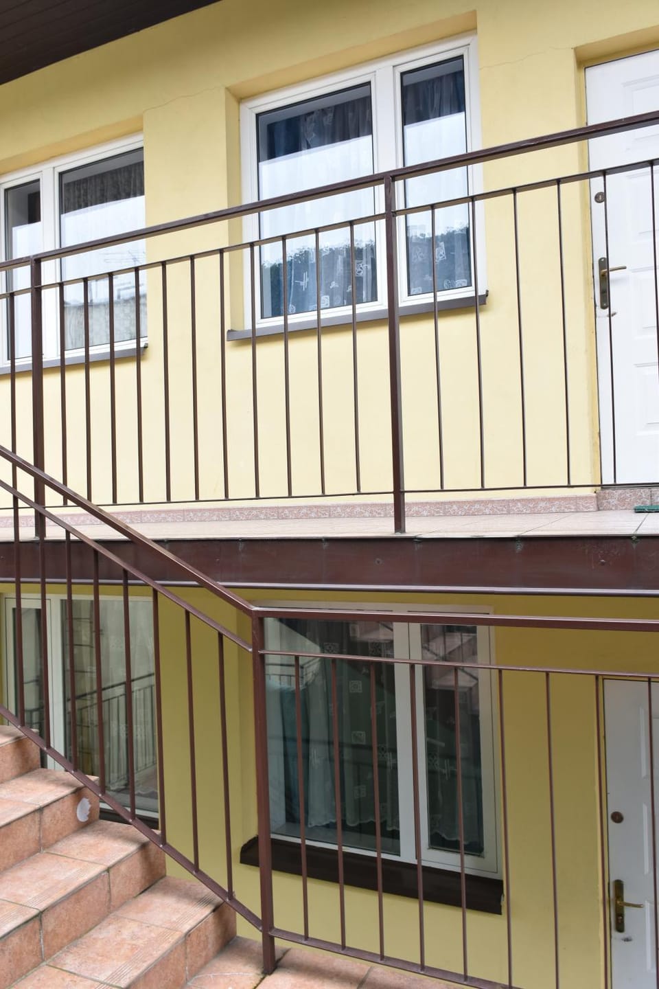 Property building, Patio, Balcony/Terrace