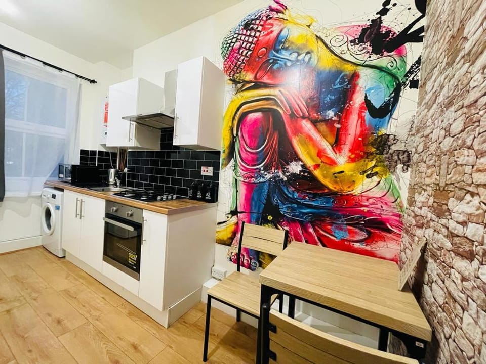 Kitchen or kitchenette, Living room, Breakfast