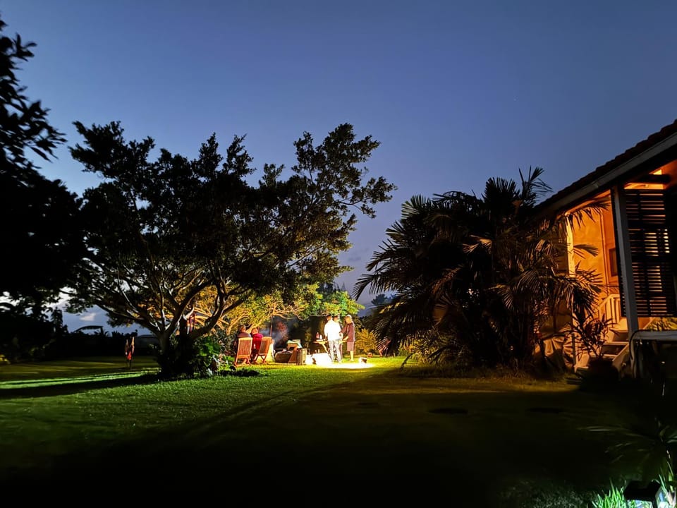 オーシャンビュービーチ迄徒歩8分広い庭Fusaki Garden Villa海と星とガジュマルブランコ House in Okinawa Prefecture
