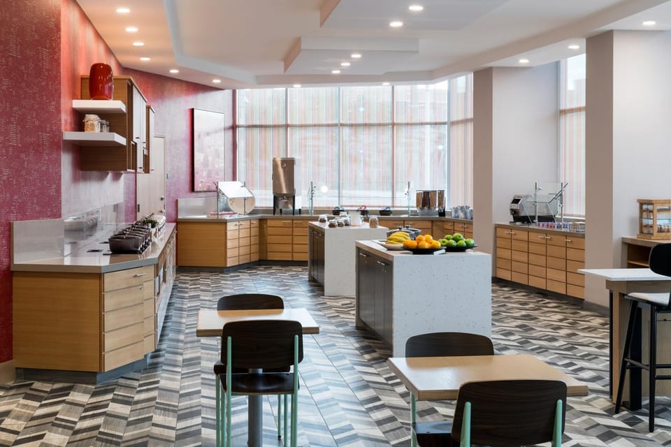 Restaurant/places to eat, Food and drinks