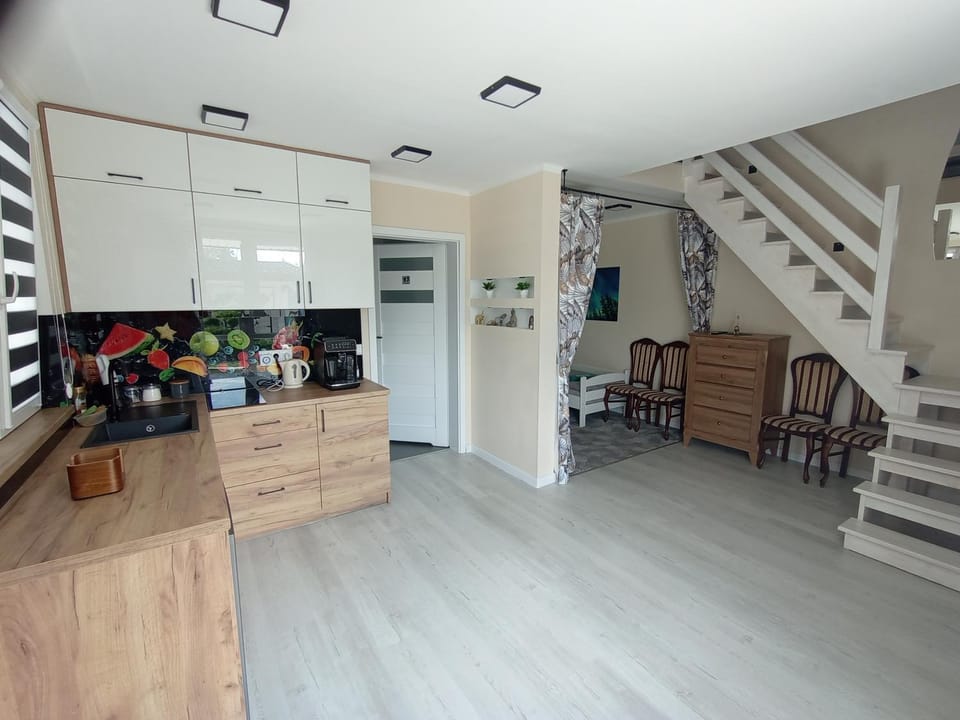 Kitchen or kitchenette, Dining area, oven, pet friendly, stove