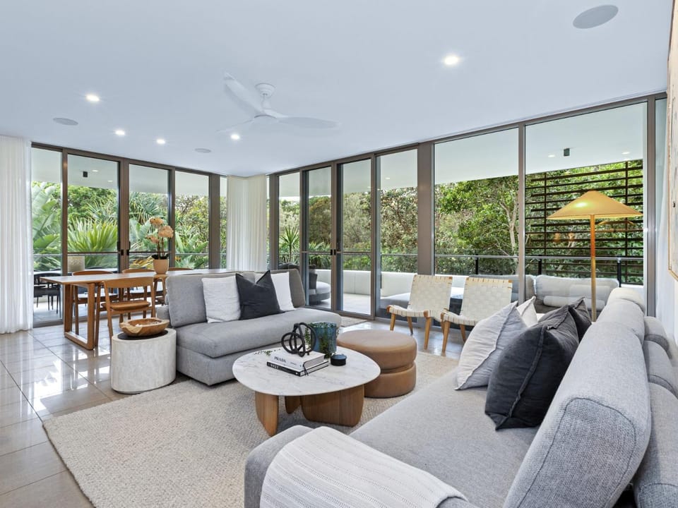 Patio, View (from property/room), Balcony/Terrace, Living room, Seating area