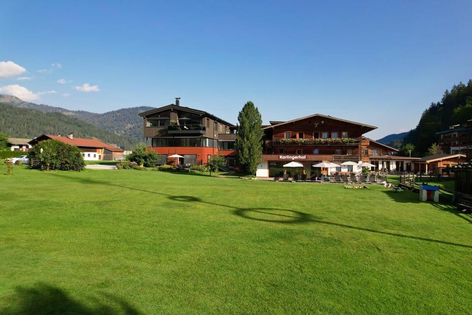 Property building, Day, Natural landscape, Garden, Garden view, Mountain view