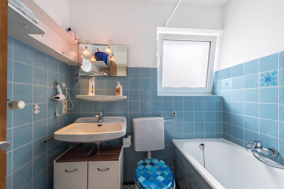 Bathroom, Living room