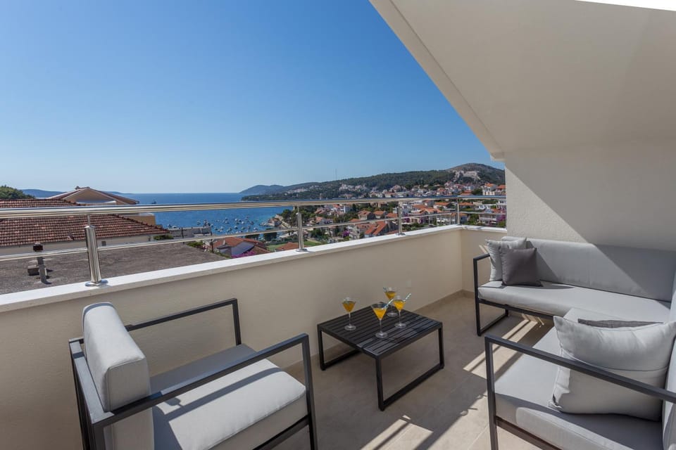 Golden View Penthouse Apartment in Hvar