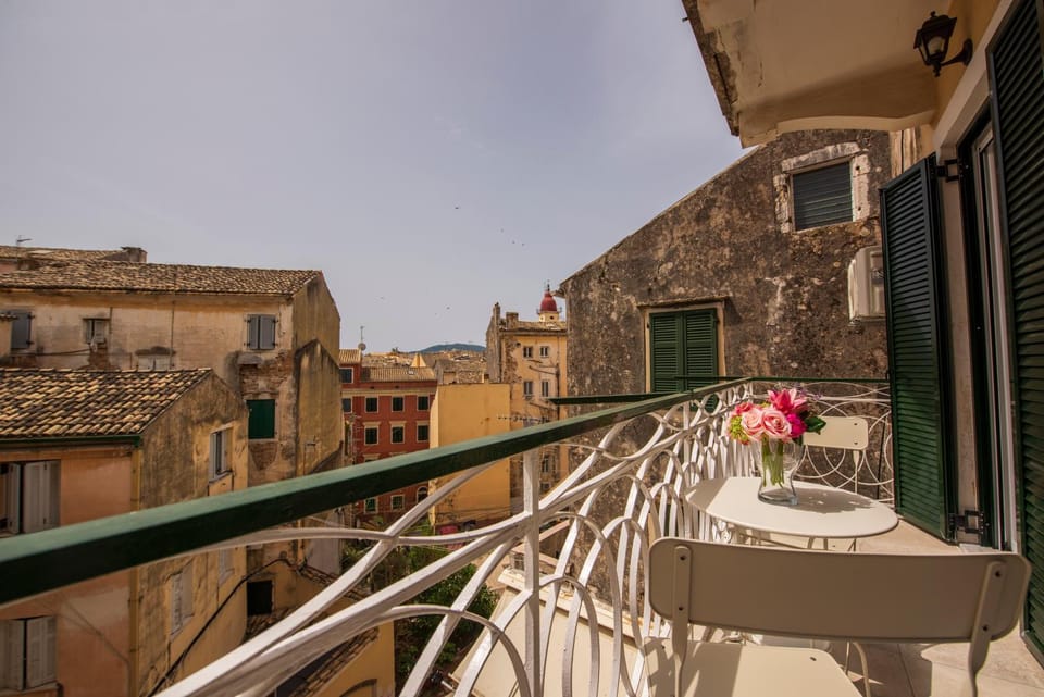 Summer, Balcony/Terrace, Location