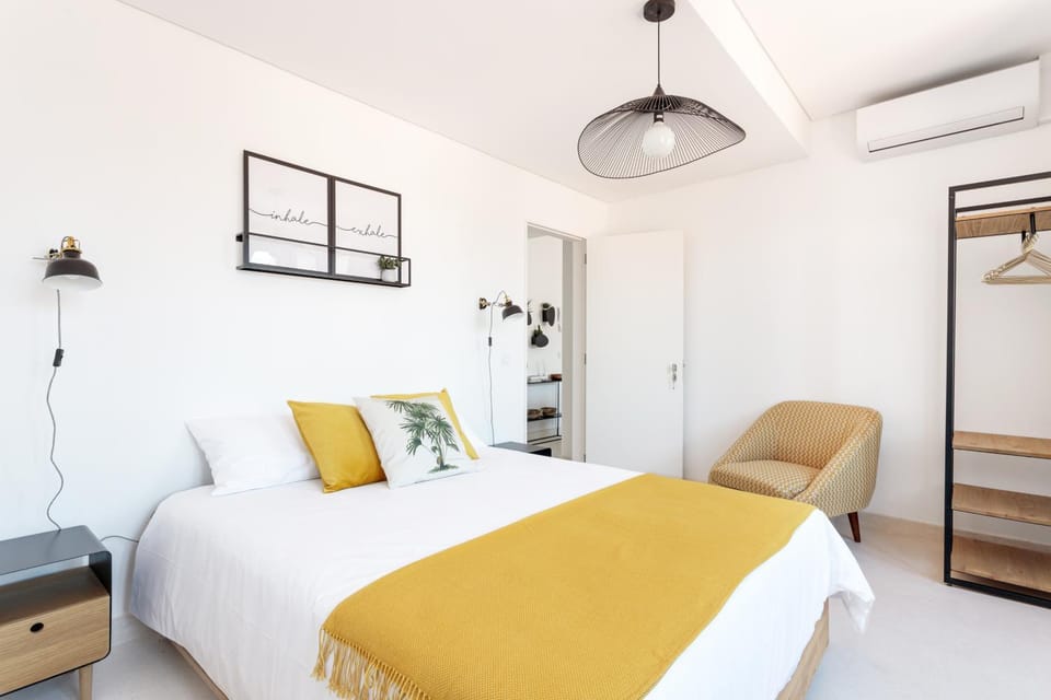 Bed, Bedroom, air conditioner