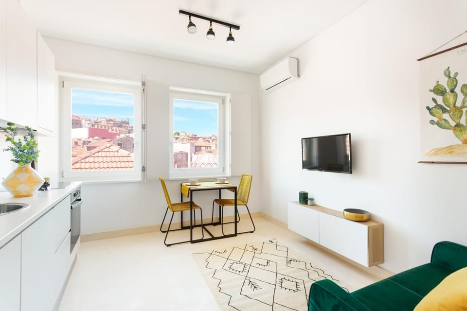 Kitchen or kitchenette, Living room, Dining area, air conditioner