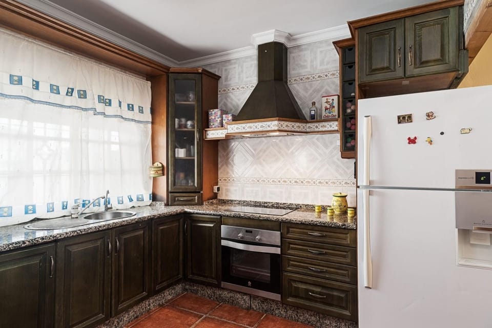 Kitchen or kitchenette, Living room
