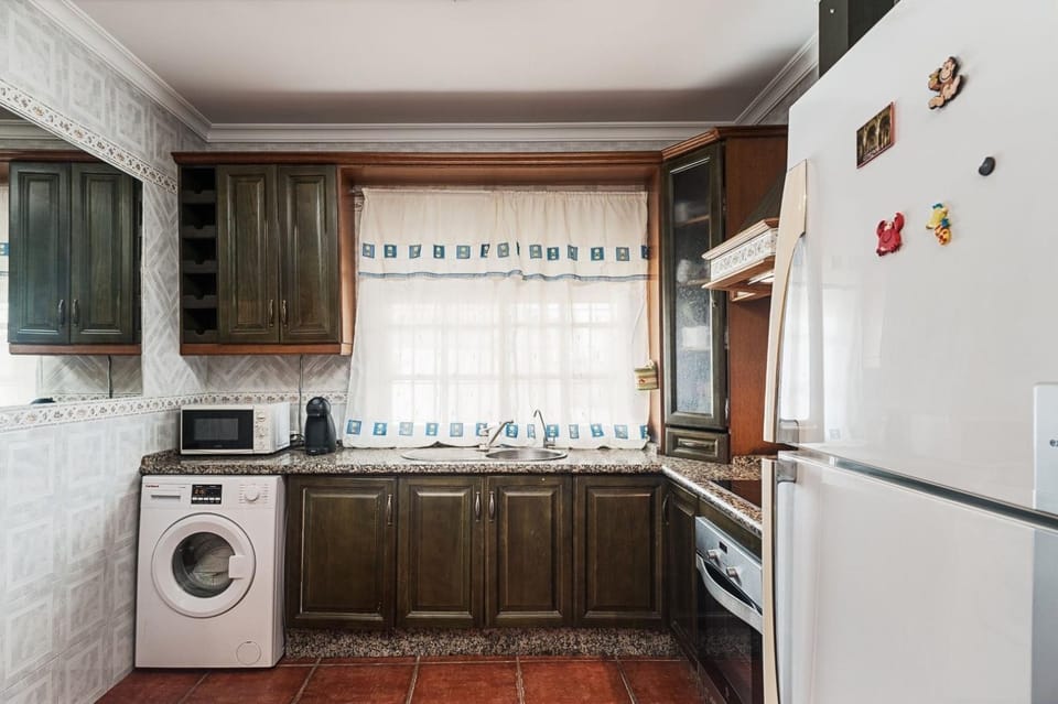 Kitchen or kitchenette, Living room