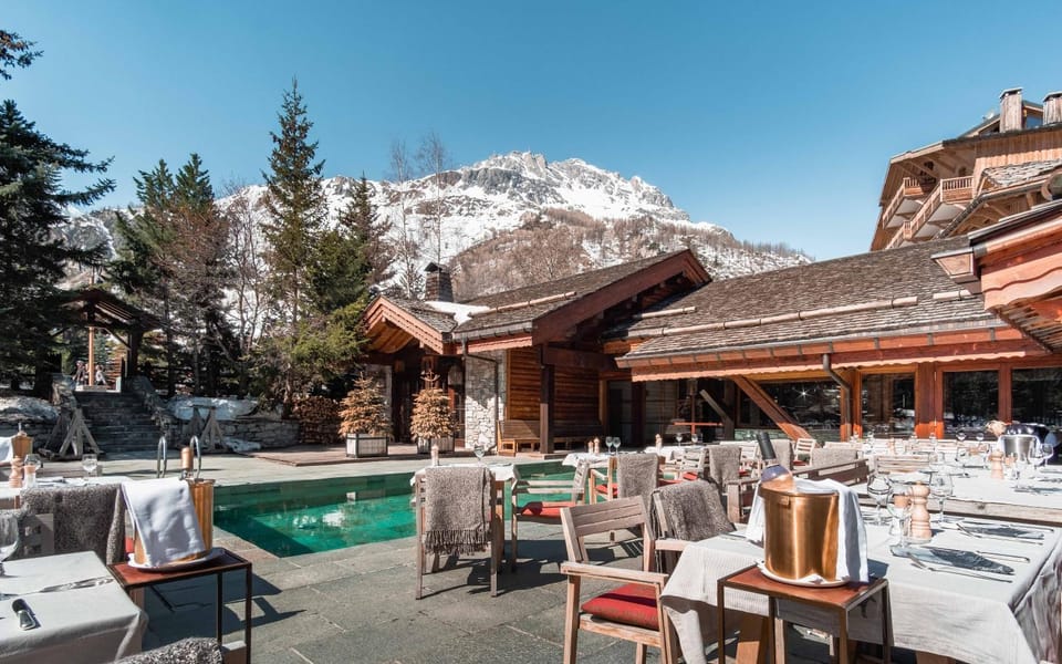 Patio, Restaurant/places to eat, Swimming pool