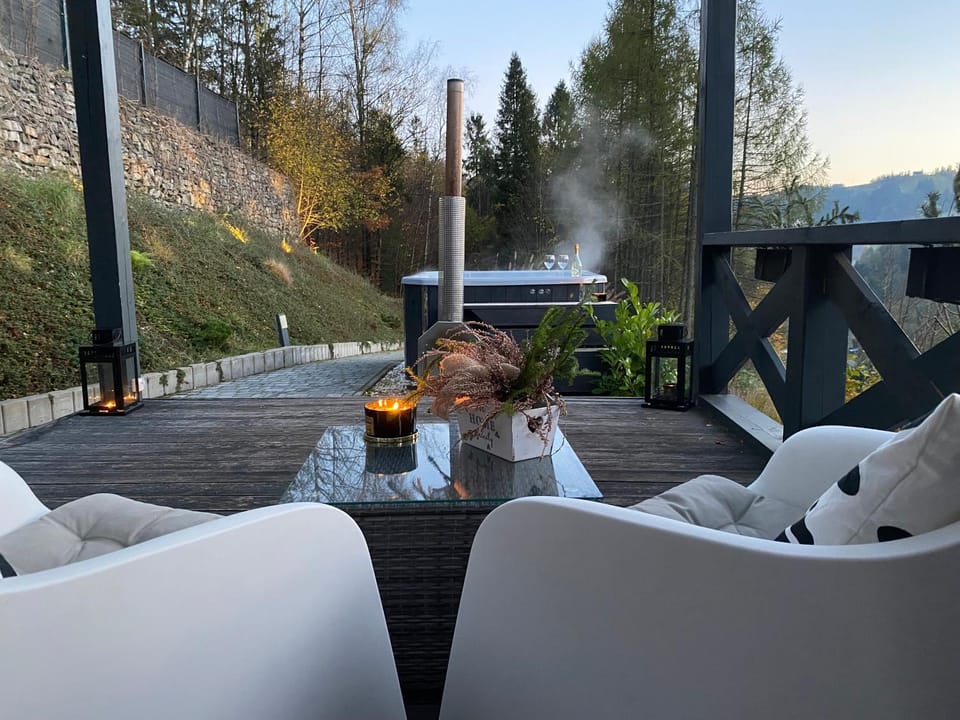 Patio, Day, Natural landscape, BBQ facilities, View (from property/room), Balcony/Terrace, Living room, Seating area, Dining area, Mountain view