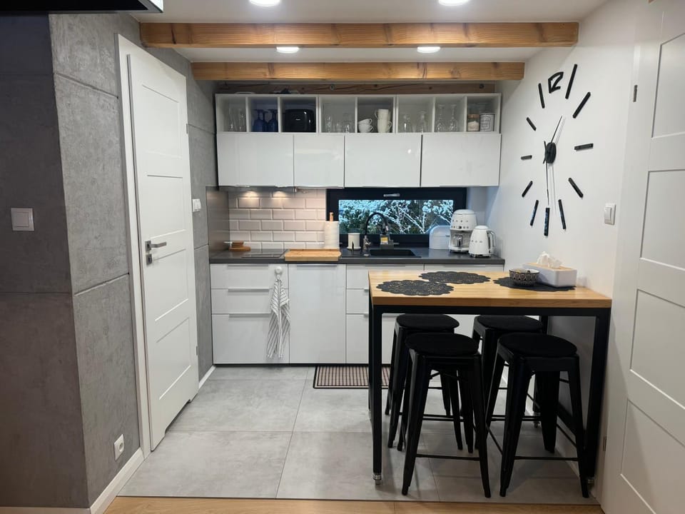 Kitchen or kitchenette, Other, Other, Other, Seating area, Dining area, stove