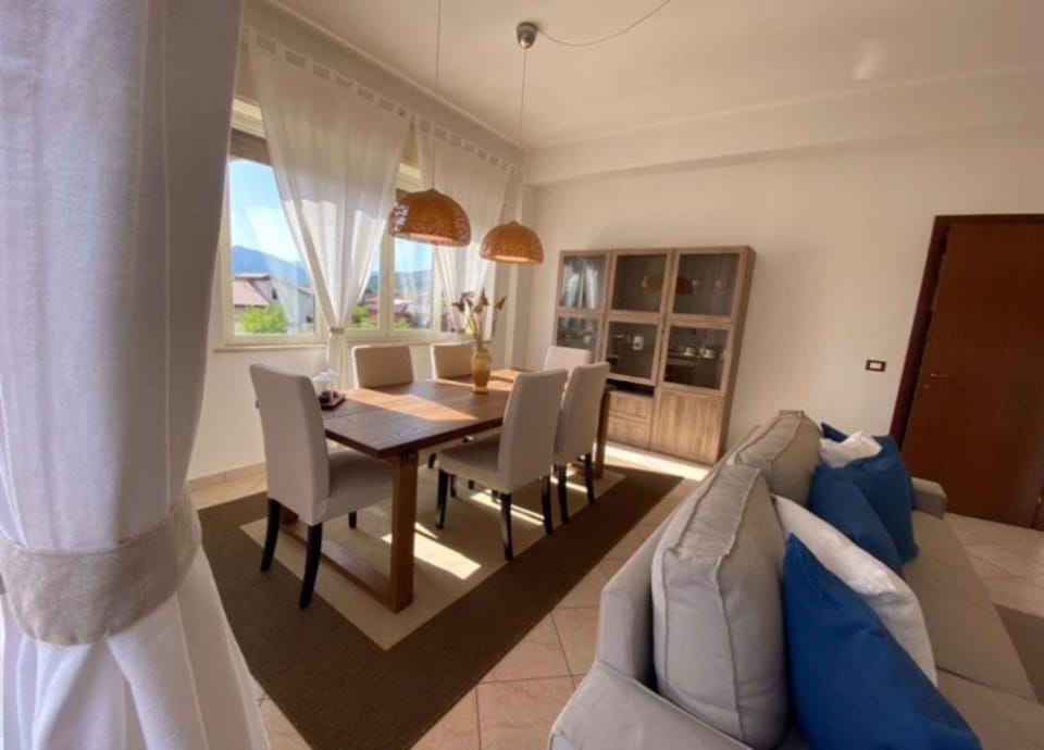 Living room, Seating area, Mountain view