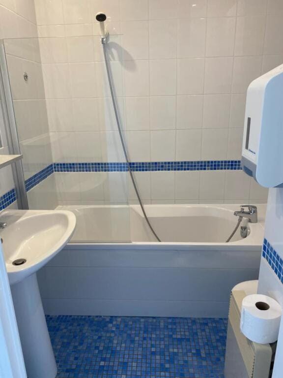 Bathroom, Bath