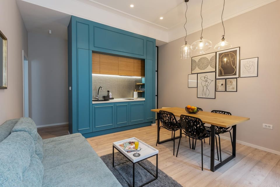 Kitchen or kitchenette, Seating area, minibar