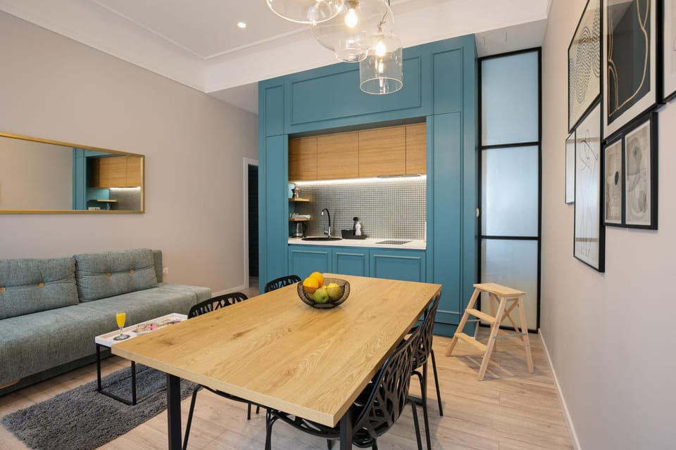 Kitchen or kitchenette, Seating area