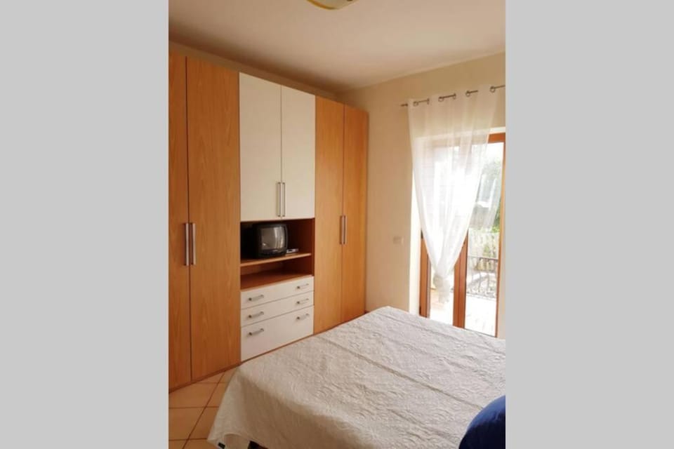 Bedroom, wardrobe
