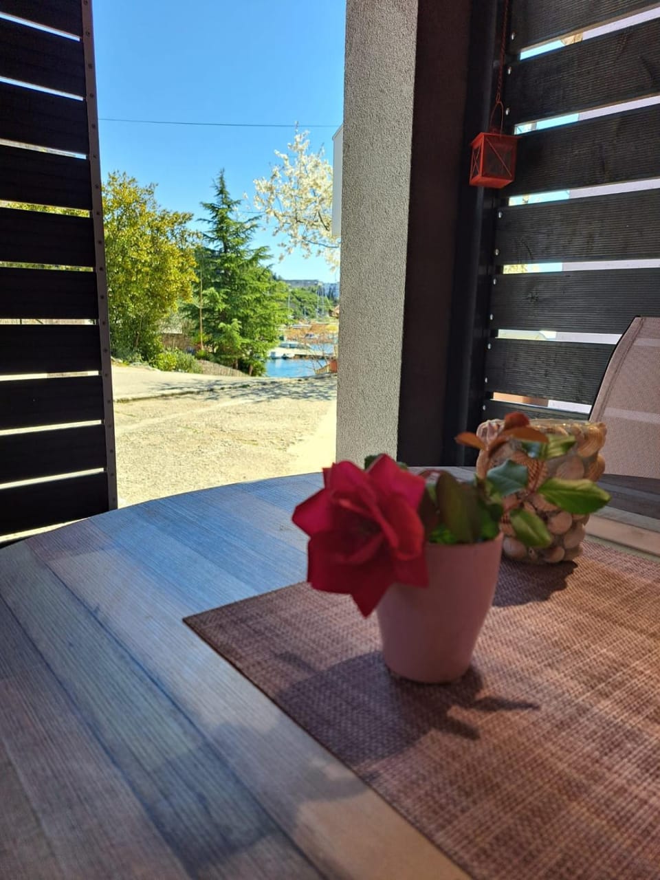 Property building, Patio, Balcony/Terrace, Sea view, Quiet street view