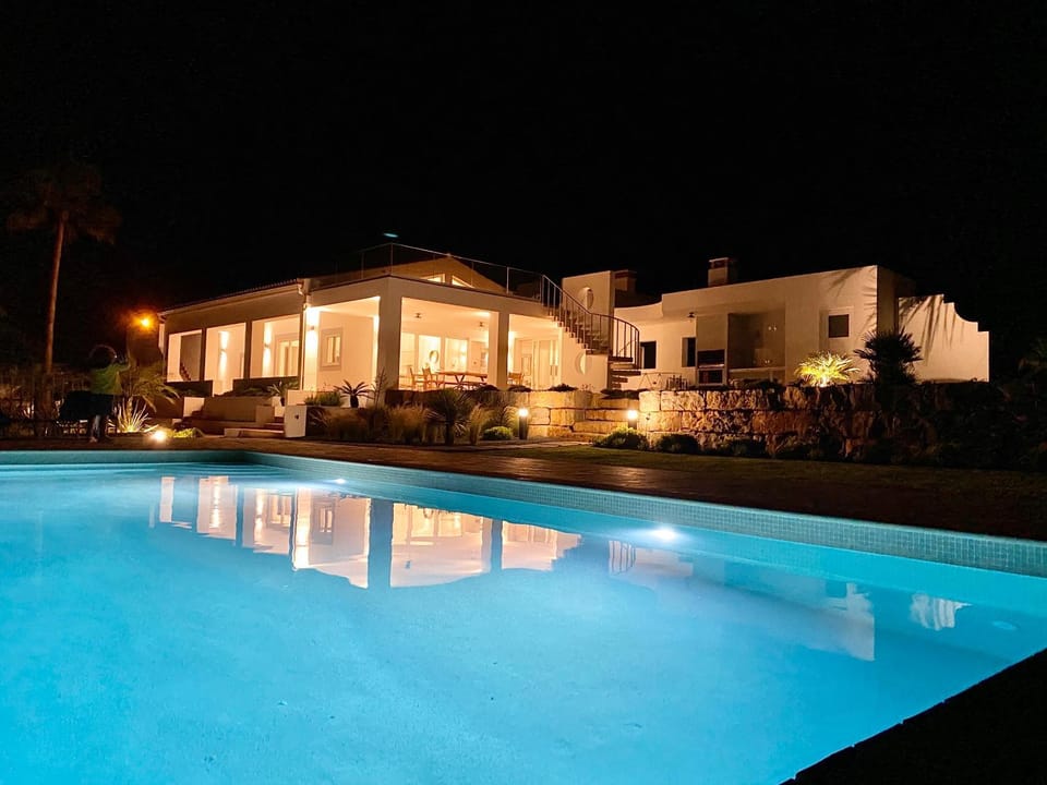 Property building, Swimming pool, Swimming pool