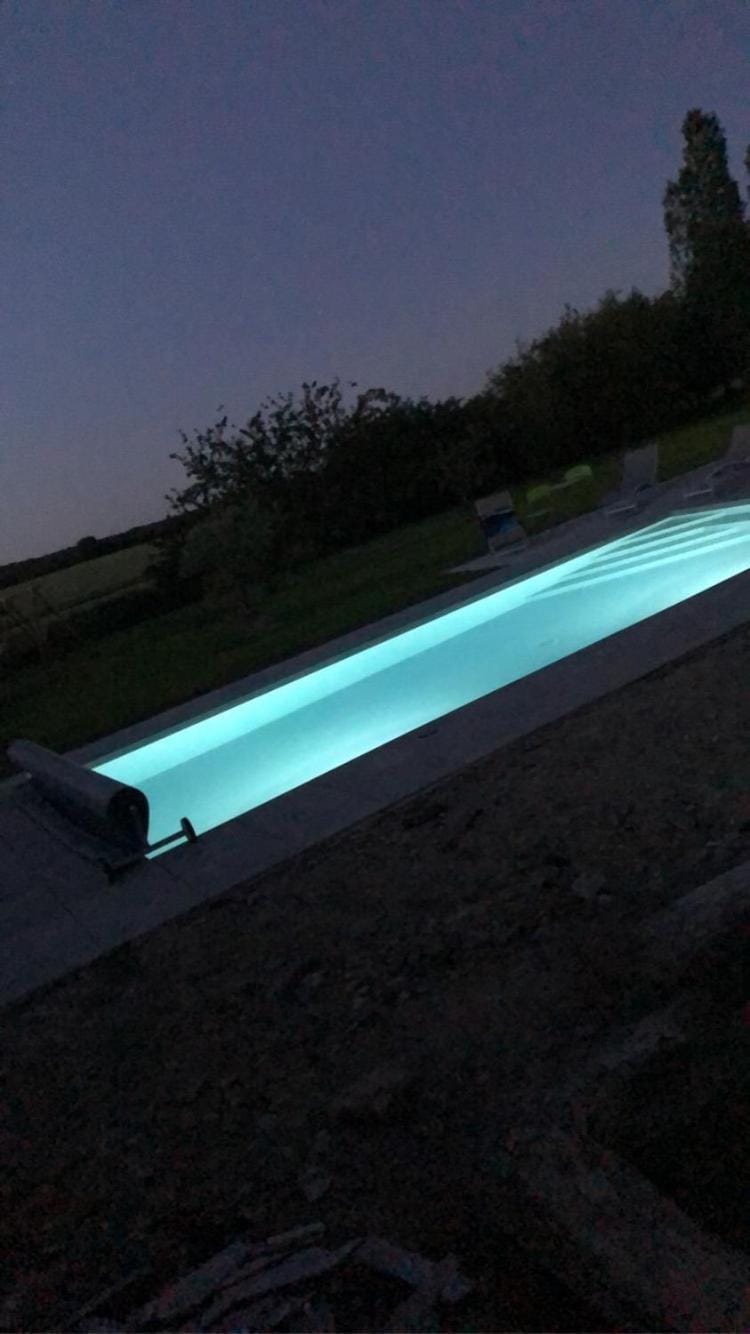 Swimming pool, Swimming pool