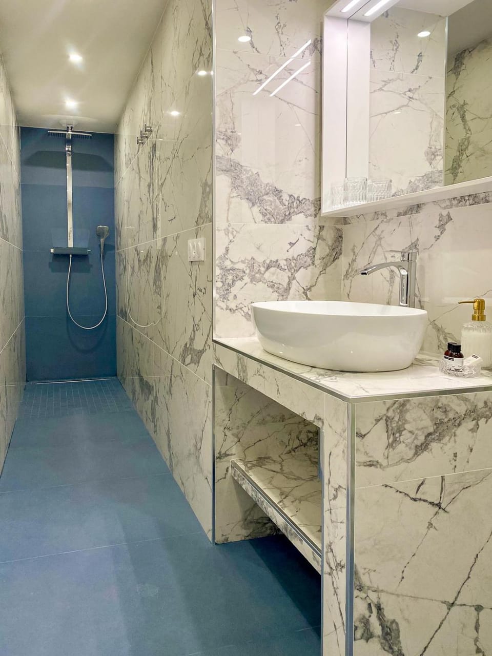 Villa l'ensoleillée vue panoramique mer, 250 m de la plage et du centre ville Apartment in Menton